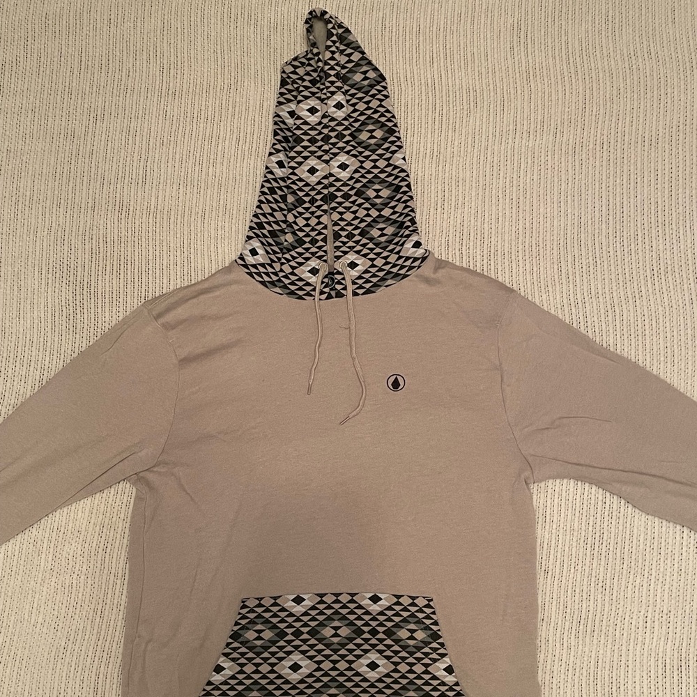 Volcom hoodie with pockets mens size L